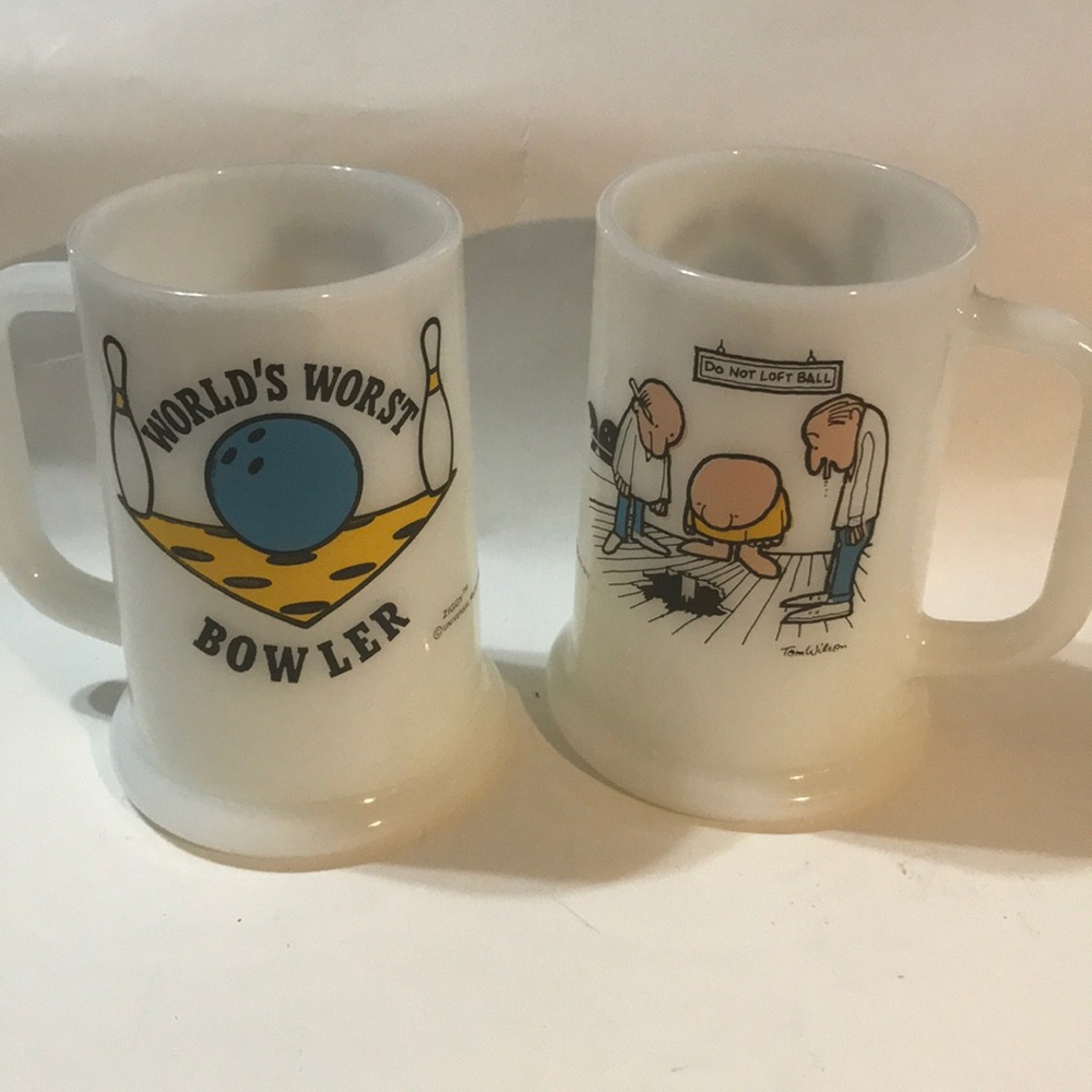ZIGGY 1977 SET MILK GLASS OF 2 WORLDS WORST BOWLER